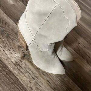 Women's Cream Suede Western Boots